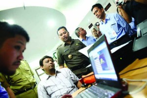 Walikota Tangerang Arief R Wismansyah saat launching perizinan online.