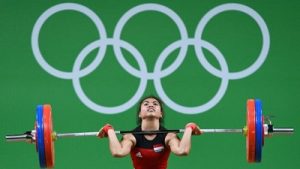 angkat_besi_sri_wahyuni_perak_indonesia_olimpiade_rio_2016