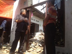 Anggota DPRD kota tangerang sidak rumah roboh