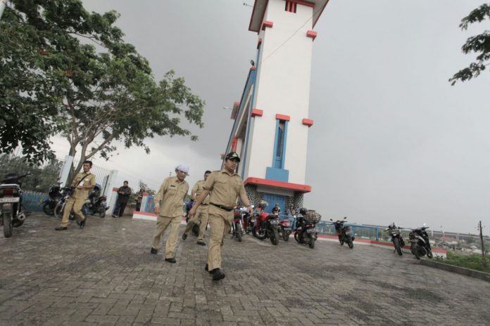 Tinjau Lokasi Bendungan Pintu Air 10