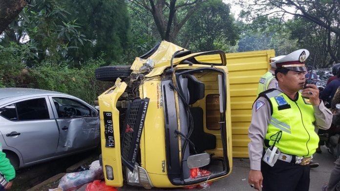 Truck serudyk sedan,/ foto dok: adit.kk