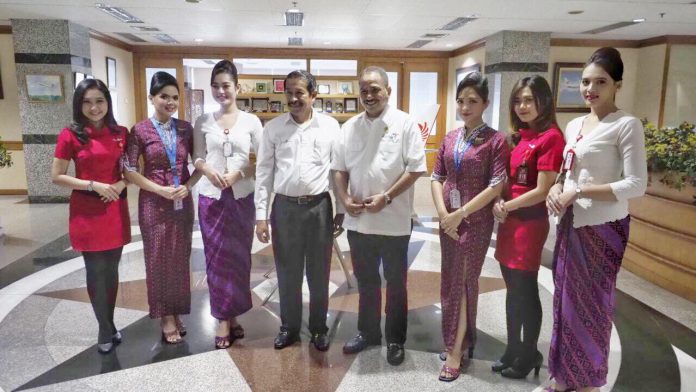Kunjungan Menpar ke Lion Air Tower (Edward Sirait - Arief Yahya
