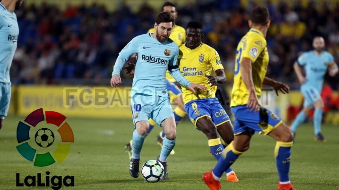PicsArt_03-02-11.59.13 Striker Barca Lionel Messi merayakan gol tendangan bebasnya yang indah ke gawang Las Palmas, dalam laga LIga Spanyol, Jumat 2 Maret 2018.