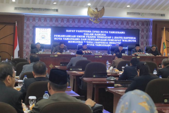 RAPAT PARIPURNA4