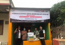 ACT tangerang raya bantu bedah rumah pasangan lansia