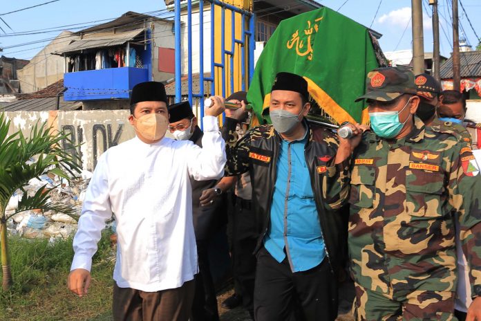pemakaman KH Edi (1)
