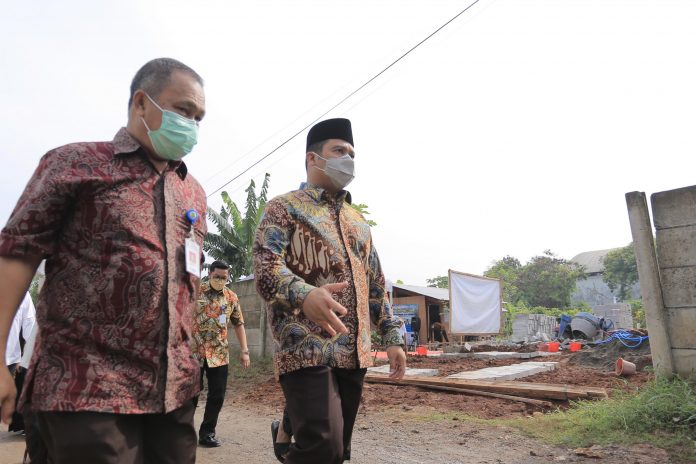 PELETAKAN BATU PERTAMA GEDUNG MUI KEC PERIUK - WALIKOTA 1