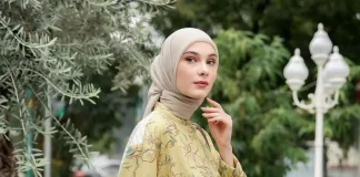 6 Inspirasi OOTD Modis 2025 dengan Baju Motif Bunga untuk Hijabers