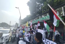 Massa Gelar Aksi Bela Palestina di Tugu Tani, Beri Dukungan Moril Buat Prabowo