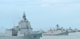Gagah! KRI Brawijaya-320 Unjuk Kekuatan dalam Parade Kapal Perang TNI AL