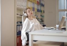 6 Kebiasaan Sehari-hari yang Membuat Kamu Tidak Produktif Meski Sibuk