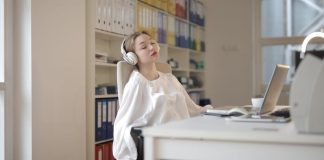 6 Kebiasaan Sehari-hari yang Membuat Kamu Tidak Produktif Meski Sibuk