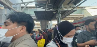 Menjajal KRL di Jalur Green Line saat Jam Masuk Kerja, Seberapa Mencekamnya?