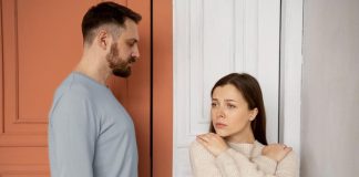 Jarang Disadari, Kenali 5 Red Flag Pada Pasangan Lewat Memoar Aurelie Moeremans