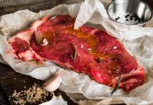 Persiapan Iduladha, 7 Cara Menghilangkan Bau Prengus Daging Kambing dengan Bahan Alami