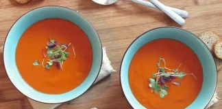 Resep Sup Tomat Roasted Paprika dengan Rasa Smoky yang Hangat dan Lezat