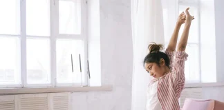 Rahasia Bebas Sakit Pinggang di Kantor, Cuma Butuh Peregangan 3 Menit Setiap 2 Jam