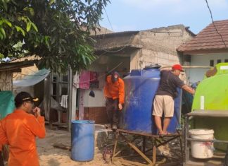 Pemkot Tangsel Bantu Air Bersih Ke Warga Yang Terdampak Kekeringan