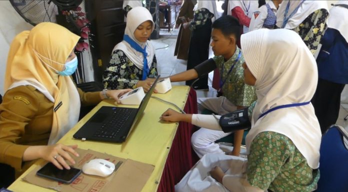 MPLS Hari Kedua di Kota Tangerang, Siswa Baru Ikuti Cek Kesehatan hingga Pengenalan Lingkungan Sekolah