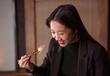 3 Ciri Kepribadian Orang yang Hobi Coba Restoran Baru