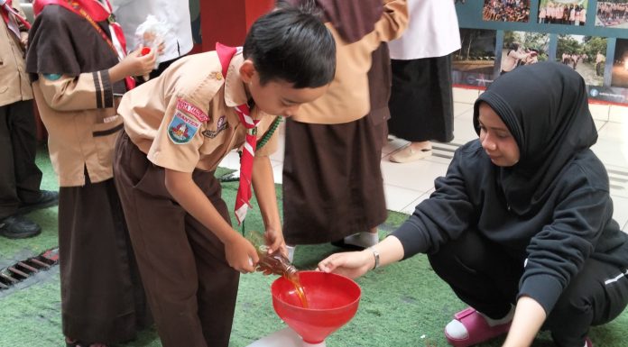 Seminyak Hijau di SDN Sukasari 5, Edukasi Siswa Kelola Minyak Jelantah