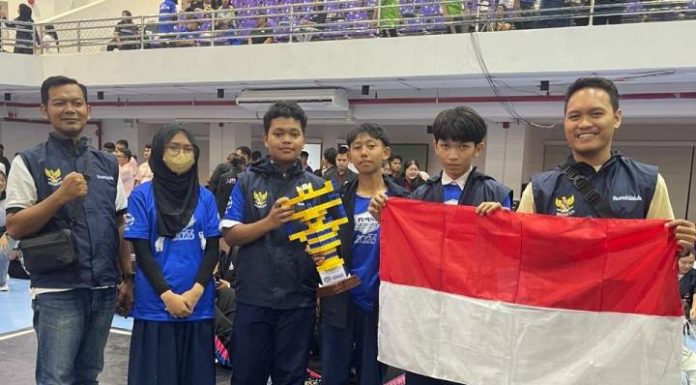 Pelajar Kota Tangerang Raih 2 Penghargaan di Kompetisi Robotik Thailand